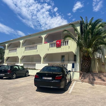 Apartments Svekric Novalja Εξωτερικό φωτογραφία